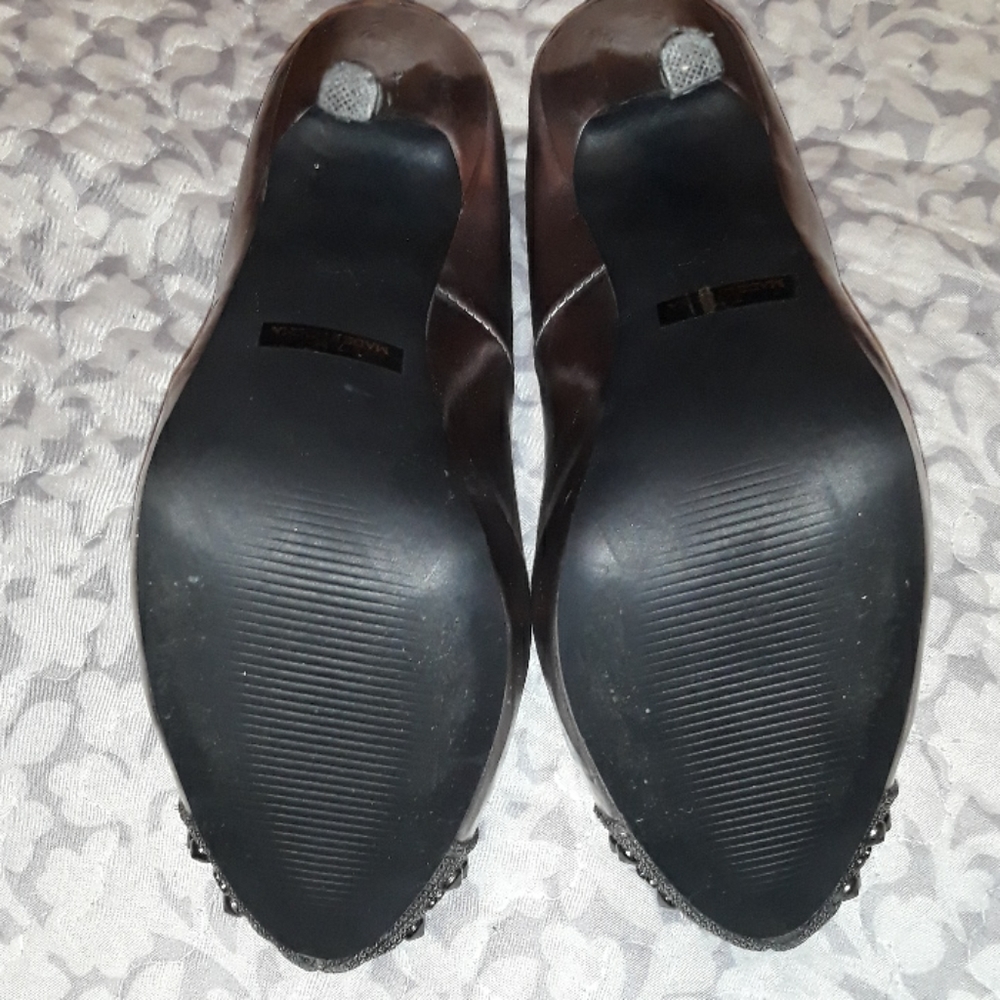Silver Pumps - Picture 4 of 5